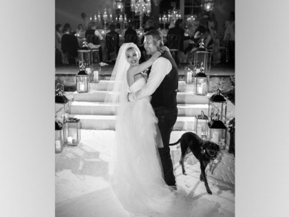 Blake Shelton, Gwen Stefani make marriage official, share glimpses from intimate ceremony | Blake Shelton, Gwen Stefani make marriage official, share glimpses from intimate ceremony