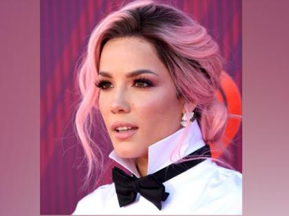 Halsey flaunts her growing baby bump as she gets ready to welcome first child | Halsey flaunts her growing baby bump as she gets ready to welcome first child