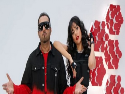 Honey Singh's funky number 'First Kiss' trends On YouTube | Honey Singh's funky number 'First Kiss' trends On YouTube