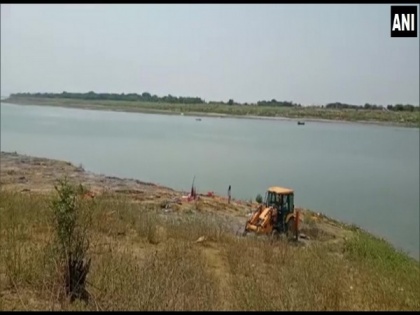 Several dead bodies found floating in Ganga in Bihar's Buxar | Several dead bodies found floating in Ganga in Bihar's Buxar