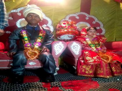 'Match made in heaven': Dwarf couple ties knot in Bihar, locals gatecrash wedding to take selfies | 'Match made in heaven': Dwarf couple ties knot in Bihar, locals gatecrash wedding to take selfies
