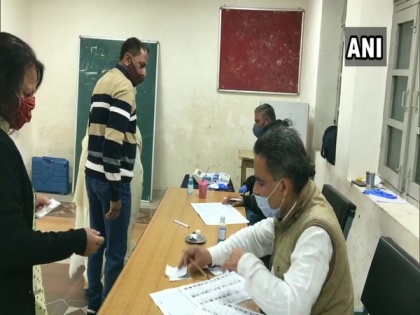 Himachal Pradesh: Voting underway for municipal corporation polls in Dharamshala | Himachal Pradesh: Voting underway for municipal corporation polls in Dharamshala