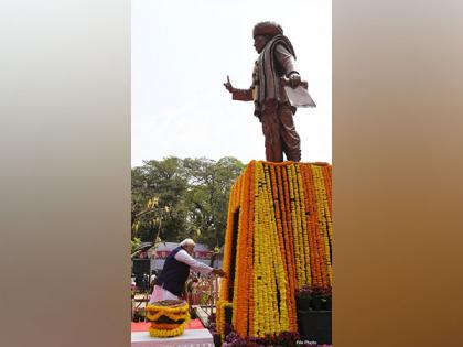 'Champion of social justice': PM Modi pays tributes to Jyotirao Phule on his 195th birth anniversary | 'Champion of social justice': PM Modi pays tributes to Jyotirao Phule on his 195th birth anniversary 'Champion of social justice': PM Modi pays tributes to Jyotirao Phule on his 195th birth anniversary | 'Champion of social justice': PM Modi pays tributes to Jyotirao Phule on his 195th birth anniversary