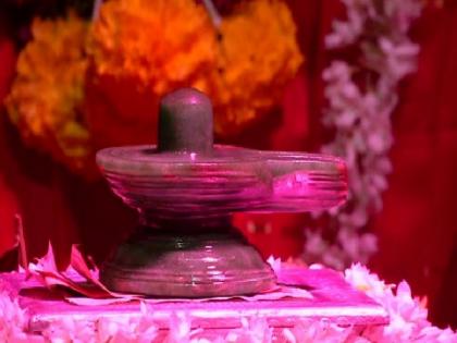 Shivamogga: Ancient 'Pacche Linga' put out for darshan in Bandagadde Math | Shivamogga: Ancient 'Pacche Linga' put out for darshan in Bandagadde Math