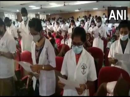 Madurai Medical College's dean removed from post as students admininstered 'Maharshi Charak Shapath' in Sanskrit | Madurai Medical College's dean removed from post as students admininstered 'Maharshi Charak Shapath' in Sanskrit