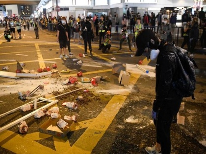 Five Hong Kong teenagers arrested in connection with death of 70-year old man during clashes | Five Hong Kong teenagers arrested in connection with death of 70-year old man during clashes