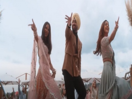 Diljit, Shehnaaz, Sonam shake a leg on latest song 'Chanel No 5' | Diljit, Shehnaaz, Sonam shake a leg on latest song 'Chanel No 5'