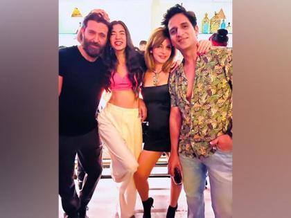 Exes Hrithik Roshan, Sussane Khan with their newfound love Saba Azad, Arslan Goni pose for a selfie | Exes Hrithik Roshan, Sussane Khan with their newfound love Saba Azad, Arslan Goni pose for a selfie Exes Hrithik Roshan, Sussane Khan with their newfound love Saba Azad, Arslan Goni pose for a selfie | Exes Hrithik Roshan, Sussane Khan with their newfound love Saba Azad, Arslan Goni pose for a selfie