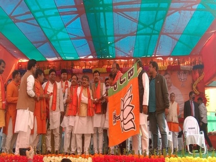 TMC's Dipak Haldar joins BJP | TMC's Dipak Haldar joins BJP