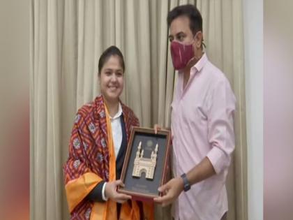Minister KTR extends support to Malika Handa, deaf and dumb International Chess Champion from Punjab | Minister KTR extends support to Malika Handa, deaf and dumb International Chess Champion from Punjab