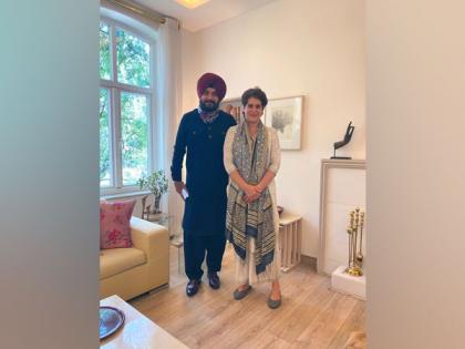 Priyanka Gandhi played role of crisis manager for Rahul-Sidhu meeting | Priyanka Gandhi played role of crisis manager for Rahul-Sidhu meeting