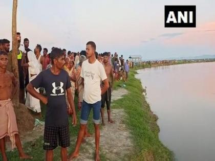 Boat capsizes in Assam's Ghiladhari river, 4 rescued, 2 missing | Boat capsizes in Assam's Ghiladhari river, 4 rescued, 2 missing