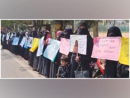 Hyderabad: Muslim Women Association staged silent protest over Hijab ban in Karnataka | Hyderabad: Muslim Women Association staged silent protest over Hijab ban in Karnataka