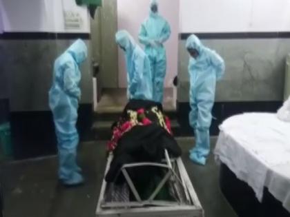In Hyderabad, group of volunteers ensure dignified last rites to COVID-19 victims | In Hyderabad, group of volunteers ensure dignified last rites to COVID-19 victims In Hyderabad, group of volunteers ensure dignified last rites to COVID-19 victims | In Hyderabad, group of volunteers ensure dignified last rites to COVID-19 victims