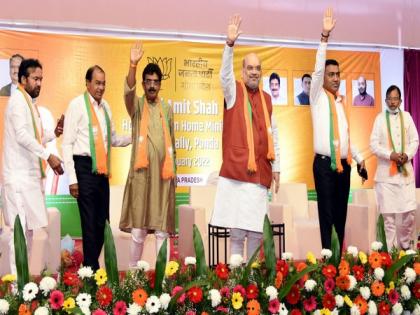 BJP set to stake claims to form govt in Goa today | BJP set to stake claims to form govt in Goa today