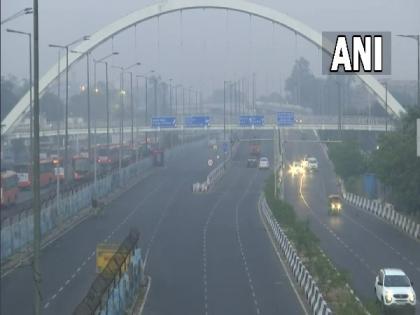 Delhi air quality improves marginally, moves to poor category | Delhi air quality improves marginally, moves to poor category