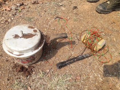 ITBP unearths pressure cooker bomb in Chhattisgarh | ITBP unearths pressure cooker bomb in Chhattisgarh