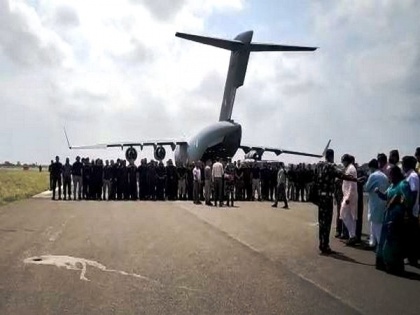 Kabul airport faced huge rush, India parked C-17 aircraft at Ayni Air Base in Tajikistan before evacuation | Kabul airport faced huge rush, India parked C-17 aircraft at Ayni Air Base in Tajikistan before evacuation