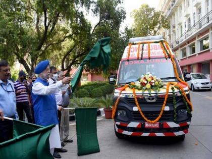 Hardeep Puri flags off 5 high-tech ambulances for four hospitals in Delhi | Hardeep Puri flags off 5 high-tech ambulances for four hospitals in Delhi