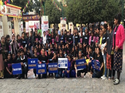 Delhi: Campaign organized to protect women against street harassment | Delhi: Campaign organized to protect women against street harassment