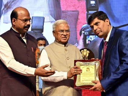 Dr AK Dwivedi conferred with Madhya Pradesh Ratna Award by Governor Mangubhai Patel | Dr AK Dwivedi conferred with Madhya Pradesh Ratna Award by Governor Mangubhai Patel