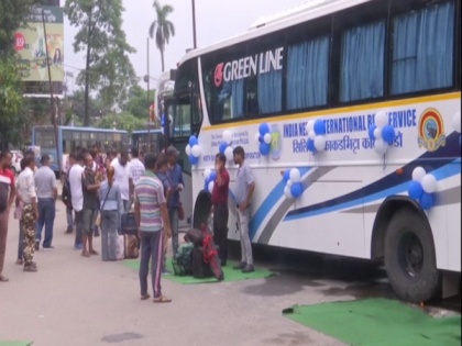 Indo-Nepal bus service begins from Siliguri | Indo-Nepal bus service begins from Siliguri