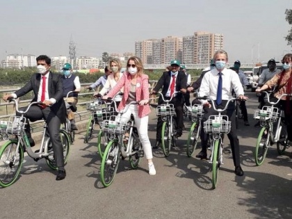 French minister Pompili vists Surat, meets smart mobility, sustainable city project players | French minister Pompili vists Surat, meets smart mobility, sustainable city project players