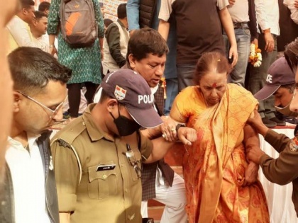 U'khand: Congress leader Indira Hridayesh faints at rally, admitted to Devprayag hospital | U'khand: Congress leader Indira Hridayesh faints at rally, admitted to Devprayag hospital