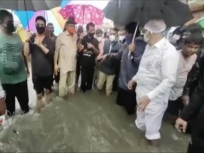MP minister, BJP leader visit waterlogged areas of Indore | MP minister, BJP leader visit waterlogged areas of Indore