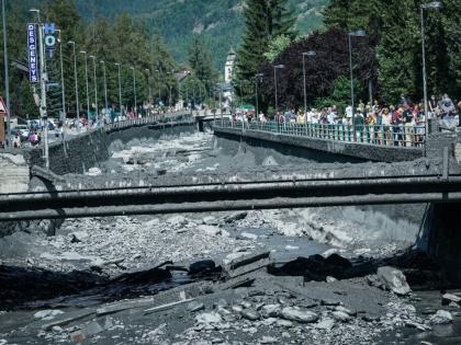 Landslide hits Italian town after floods, over 120 evacuated | Landslide hits Italian town after floods, over 120 evacuated Landslide hits Italian town after floods, over 120 evacuated | Landslide hits Italian town after floods, over 120 evacuated