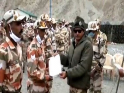 DG ITBP awards Gallantry DG Commendation Rolls and Discs to brave jawans in Eastern Ladakh | DG ITBP awards Gallantry DG Commendation Rolls and Discs to brave jawans in Eastern Ladakh