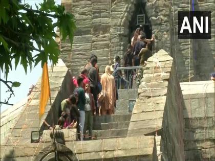 Devotees celebrate Shankaracharya Jayanti in J-K's Srinagar | Devotees celebrate Shankaracharya Jayanti in J-K's Srinagar