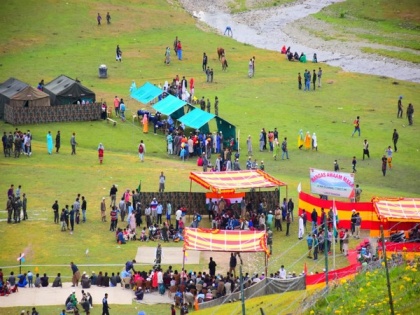 'Bangas Awaam Mela' held in J-K's Handwara to celebrate first year after Article 370 abrogation | 'Bangas Awaam Mela' held in J-K's Handwara to celebrate first year after Article 370 abrogation