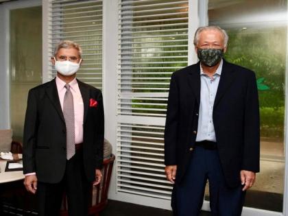 Jaishankar meets top ministers of Singapore | Jaishankar meets top ministers of Singapore Jaishankar meets top ministers of Singapore | Jaishankar meets top ministers of Singapore