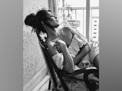 Jacqueline Fernandez shares selfie of herself resting at home, urges people to stay safe | Jacqueline Fernandez shares selfie of herself resting at home, urges people to stay safe