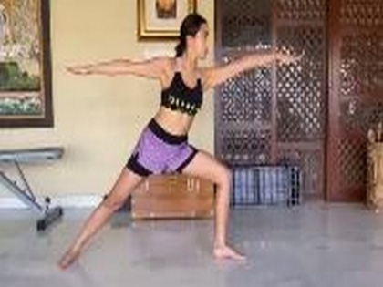 Sara Ali Khan soaks in 'self love' on Valentine's Day, shares workout video | Sara Ali Khan soaks in 'self love' on Valentine's Day, shares workout video