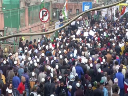 Delhi: Massive protests against CAA outside Jama Masjid | Delhi: Massive protests against CAA outside Jama Masjid