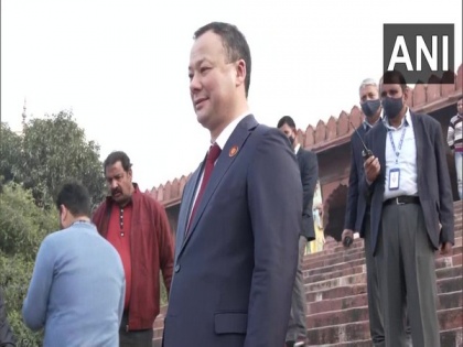 Kyrgyzstan's Foreign Minister Kazakbaev visits Jama Masjid after attending India-Central Asia Dialogue | Kyrgyzstan's Foreign Minister Kazakbaev visits Jama Masjid after attending India-Central Asia Dialogue