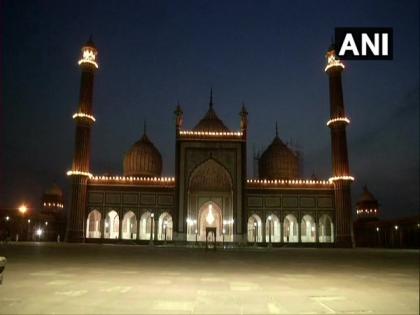 Jama Masjid illuminates as Ramzan moon sighted | Jama Masjid illuminates as Ramzan moon sighted
