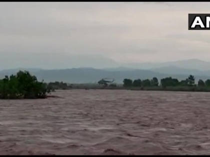IAF rescues seven persons trapped between two streams of river in Kathua | IAF rescues seven persons trapped between two streams of river in Kathua