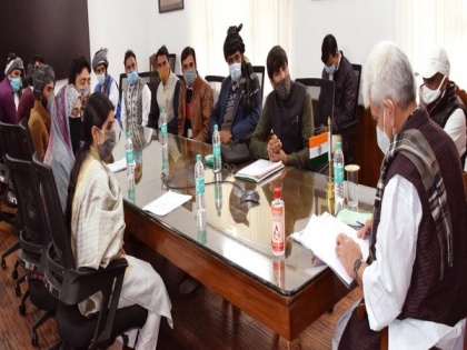 Former legislator, various public delegations call on J-K Lt Governor for early redressal of their issues | Former legislator, various public delegations call on J-K Lt Governor for early redressal of their issues