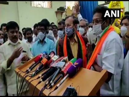 General secretary of Kamal Haasan's MNM joins BJP ahead of Tamil Nadu polls | General secretary of Kamal Haasan's MNM joins BJP ahead of Tamil Nadu polls General secretary of Kamal Haasan's MNM joins BJP ahead of Tamil Nadu polls | General secretary of Kamal Haasan's MNM joins BJP ahead of Tamil Nadu polls