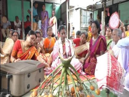 Assam: Villagers, NGO help flood-ravaged family in daughter's wedding | Assam: Villagers, NGO help flood-ravaged family in daughter's wedding