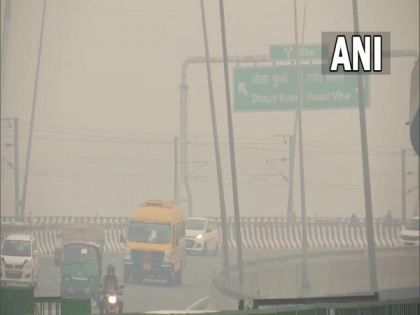 Delhi's air quality continues to remain in 'severe' category with overall AQI of 432 | Delhi's air quality continues to remain in 'severe' category with overall AQI of 432