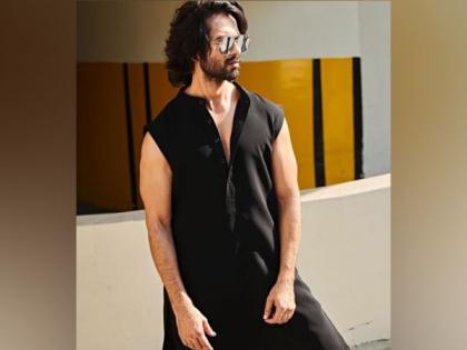 Shahid Kapoor reminisces playing cricket on sets of 'Jersey' | Shahid Kapoor reminisces playing cricket on sets of 'Jersey'