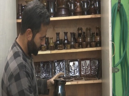 J-K: Kashmiri youth working on reviving dying art of glazed pottery in valley | J-K: Kashmiri youth working on reviving dying art of glazed pottery in valley