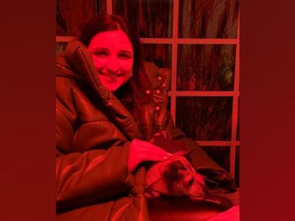 Parineeti Chopra shares adorable picture with Priyanka's pet dog, Diana | Parineeti Chopra shares adorable picture with Priyanka's pet dog, Diana Parineeti Chopra shares adorable picture with Priyanka's pet dog, Diana | Parineeti Chopra shares adorable picture with Priyanka's pet dog, Diana