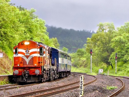 Konkan Railway accomplishes hundred per cent electrification of its track | Konkan Railway accomplishes hundred per cent electrification of its track