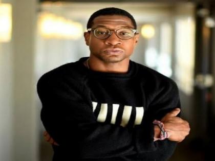 Jonathan Majors makes his 'SNL' hosting debut | Jonathan Majors makes his 'SNL' hosting debut