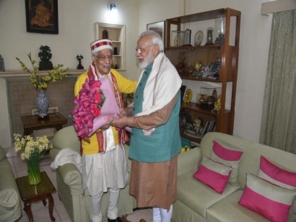 PM Modi extends greetings to Murli Manohar Joshi on his birthday | PM Modi extends greetings to Murli Manohar Joshi on his birthday